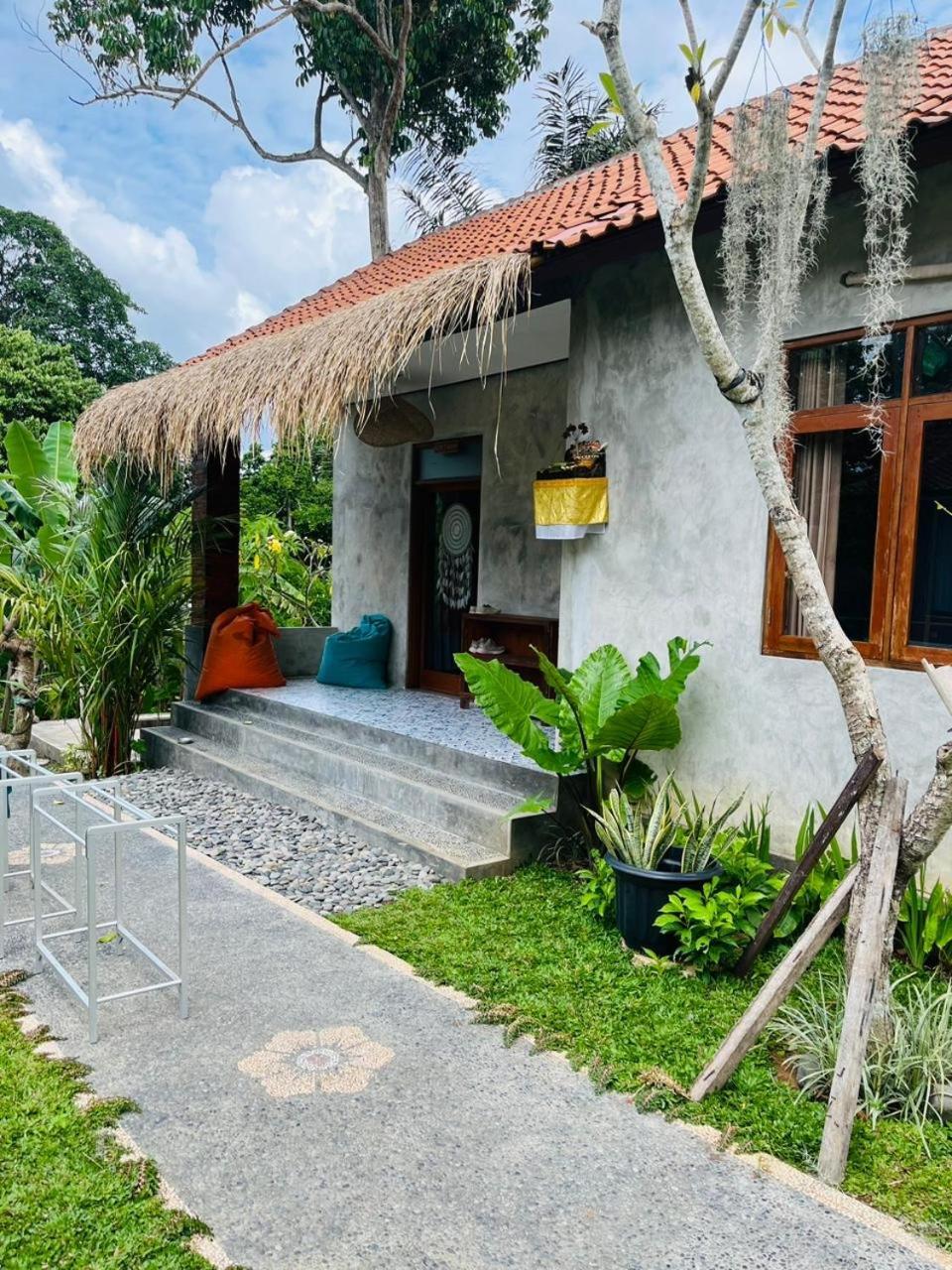 Yasa Backpackers House Ostello Ubud Esterno foto