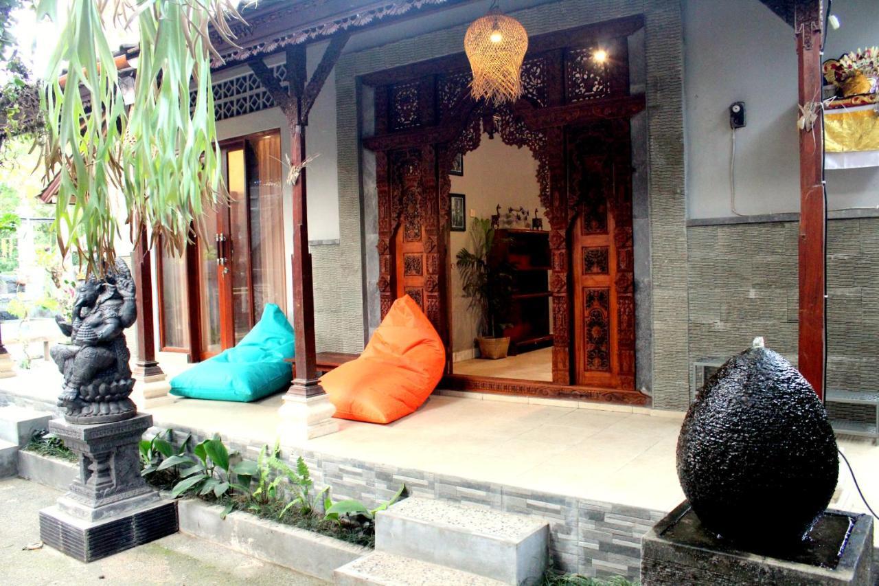 Yasa Backpackers House Ostello Ubud Esterno foto